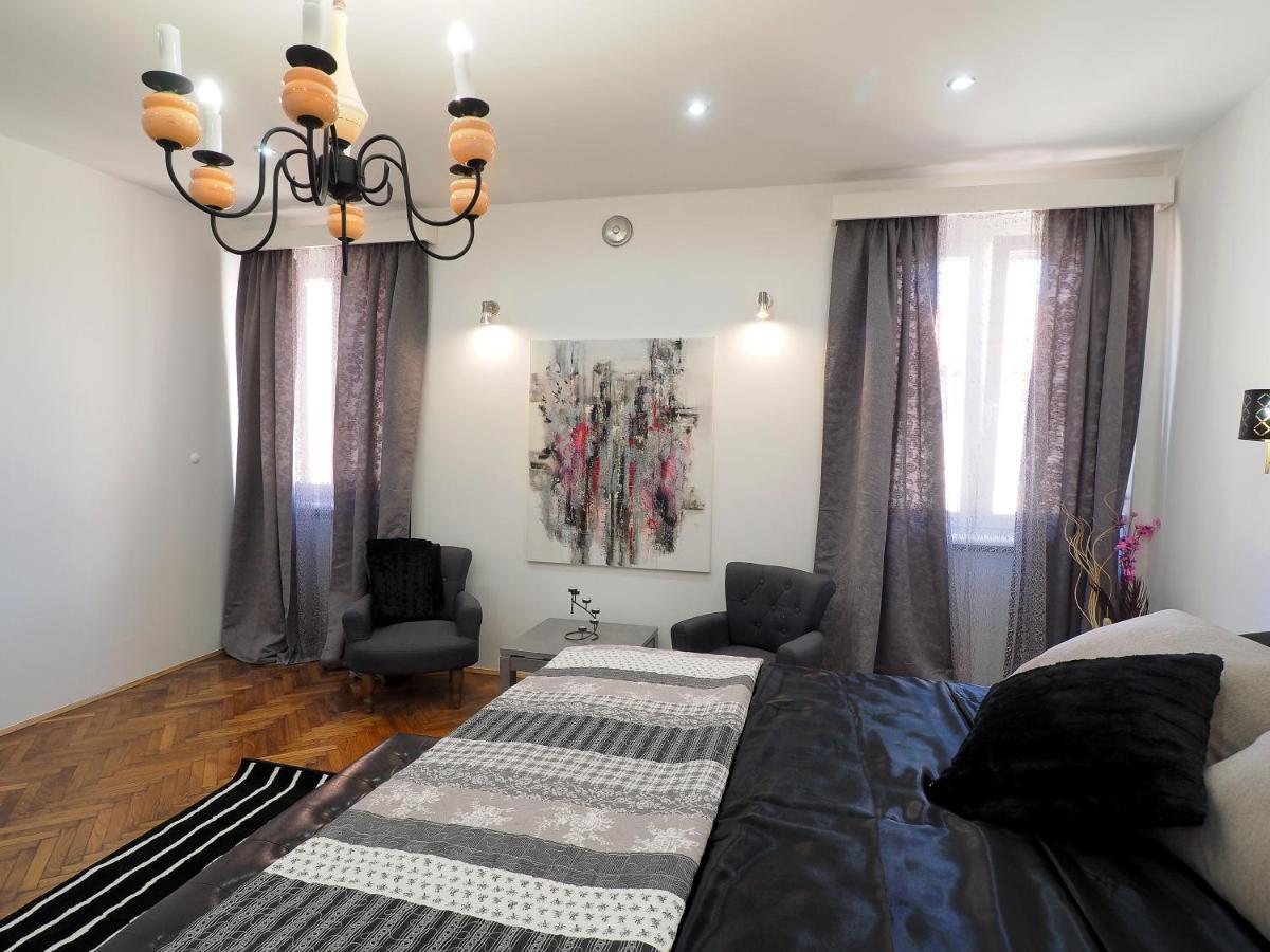 Deluxe Zoya Centar Apartment Pula Bilik gambar