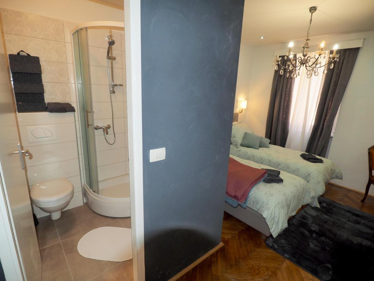 Deluxe Zoya Centar Apartment Pula Bilik gambar